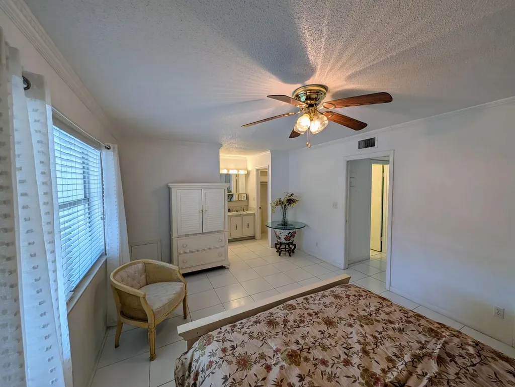 160 High Point Terrace E Delray Beach FL 33445
