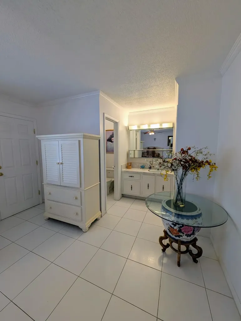 160 High Point Terrace E Delray Beach FL 33445