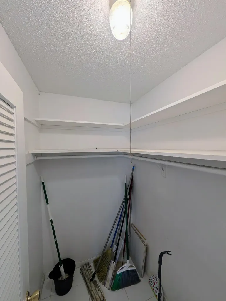 160 High Point Terrace E Delray Beach FL 33445