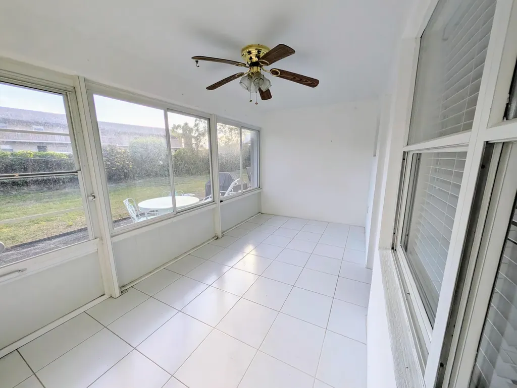 160 High Point Terrace E Delray Beach FL 33445