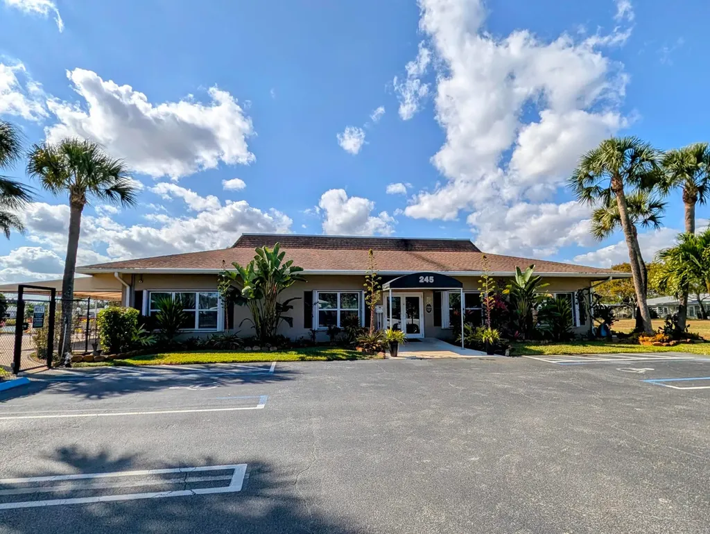 160 High Point Terrace E Delray Beach FL 33445