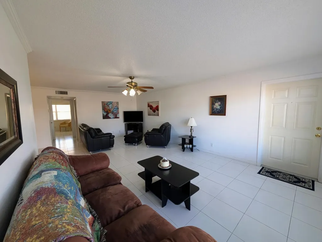 160 High Point Terrace E Delray Beach FL 33445