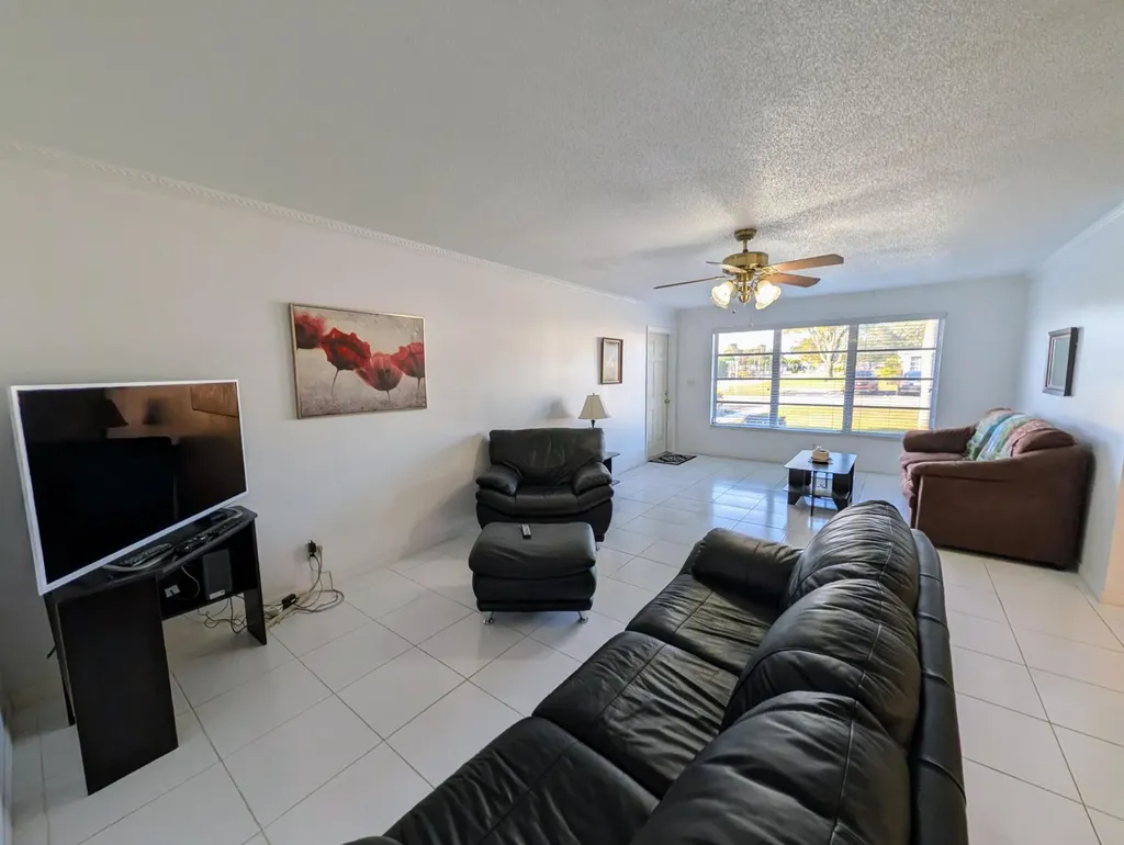 160 High Point Terrace E Delray Beach FL 33445