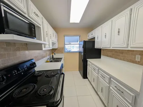 160 High Point Terrace E Delray Beach FL 33445
