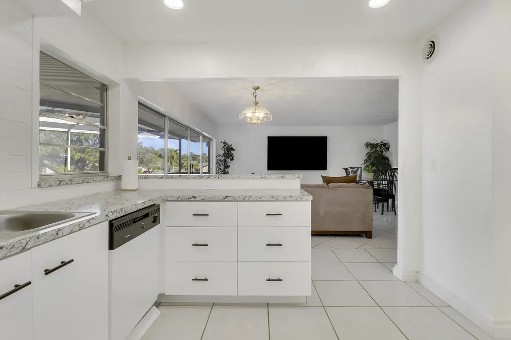 7 Greenway Village N Royal Palm Beach FL 33411