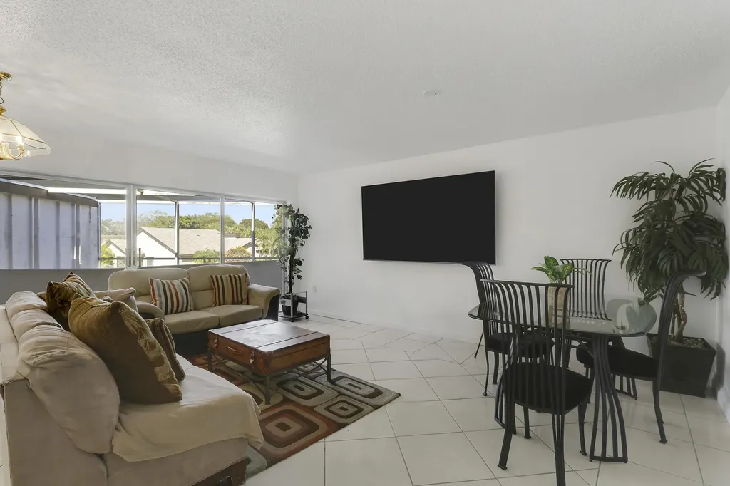 7 Greenway Village N Royal Palm Beach FL 33411