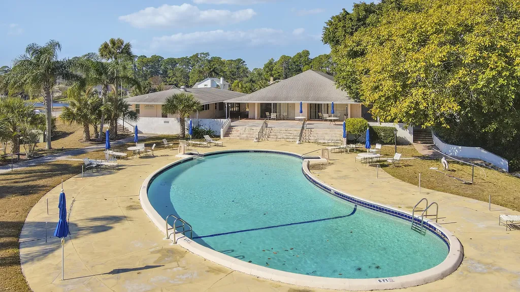 7 Greenway Village N Royal Palm Beach FL 33411