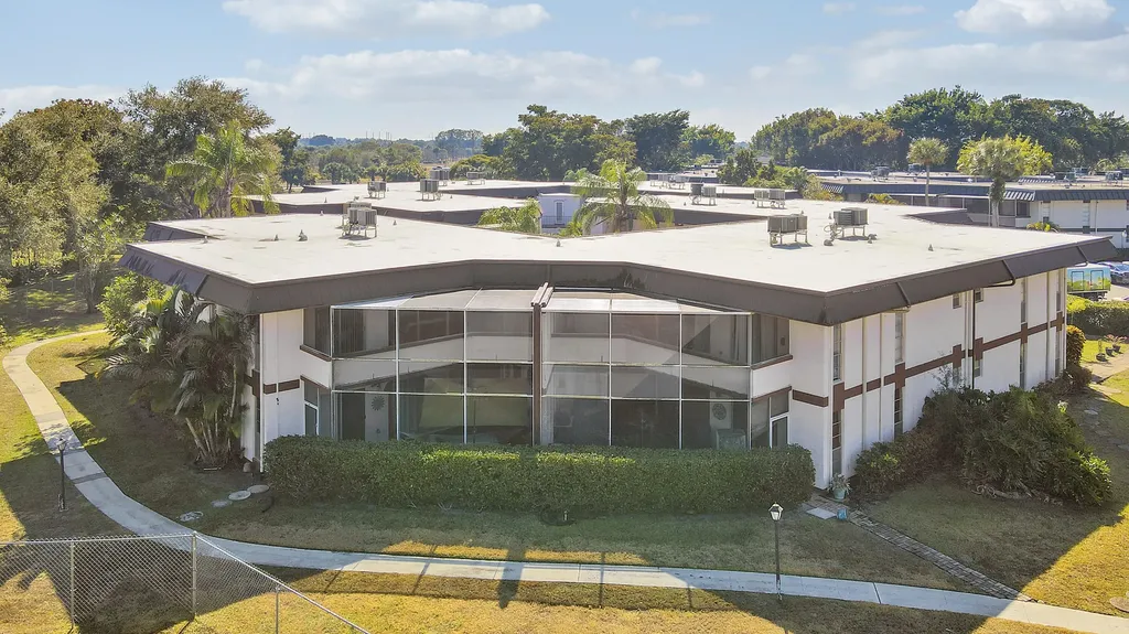 7 Greenway Village N Royal Palm Beach FL 33411