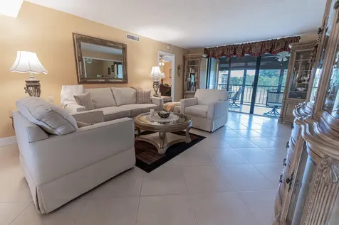 5390 Woodland Lakes Drive Palm Beach Gardens FL 33418