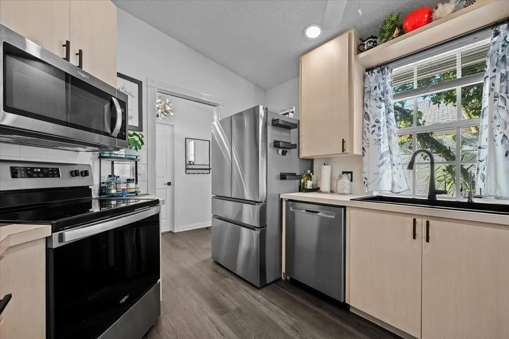 205 Brier Circle Jupiter FL 33458