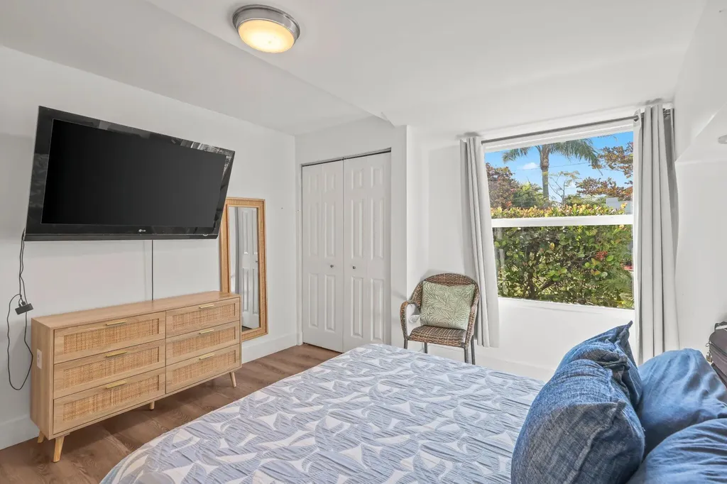 812 S N Street Lake Worth Beach FL 33460