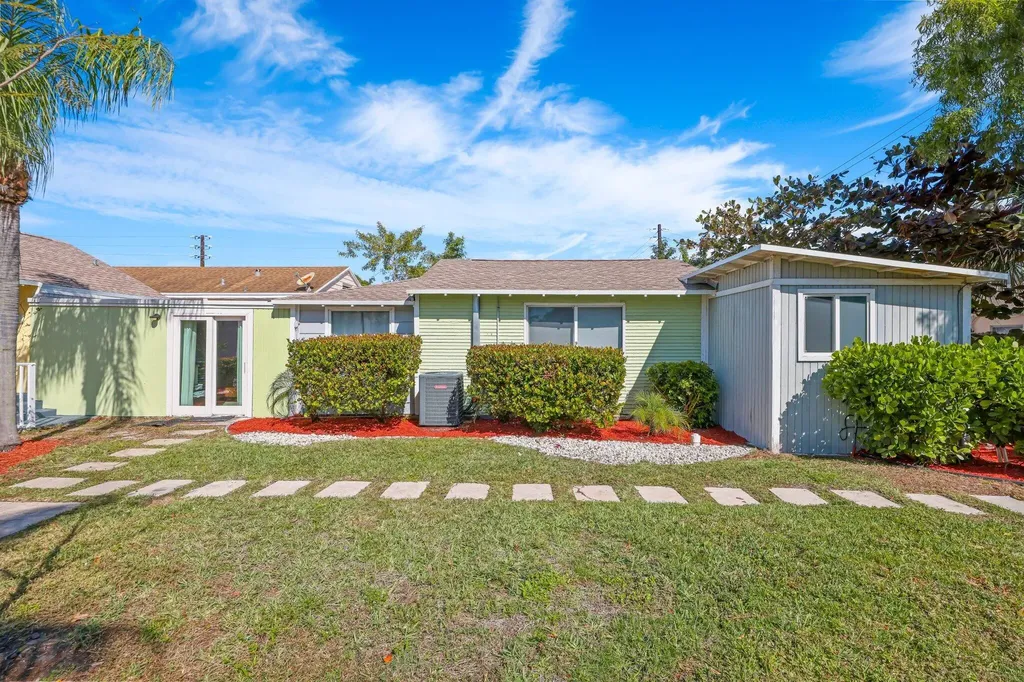 812 S N Street Lake Worth Beach FL 33460