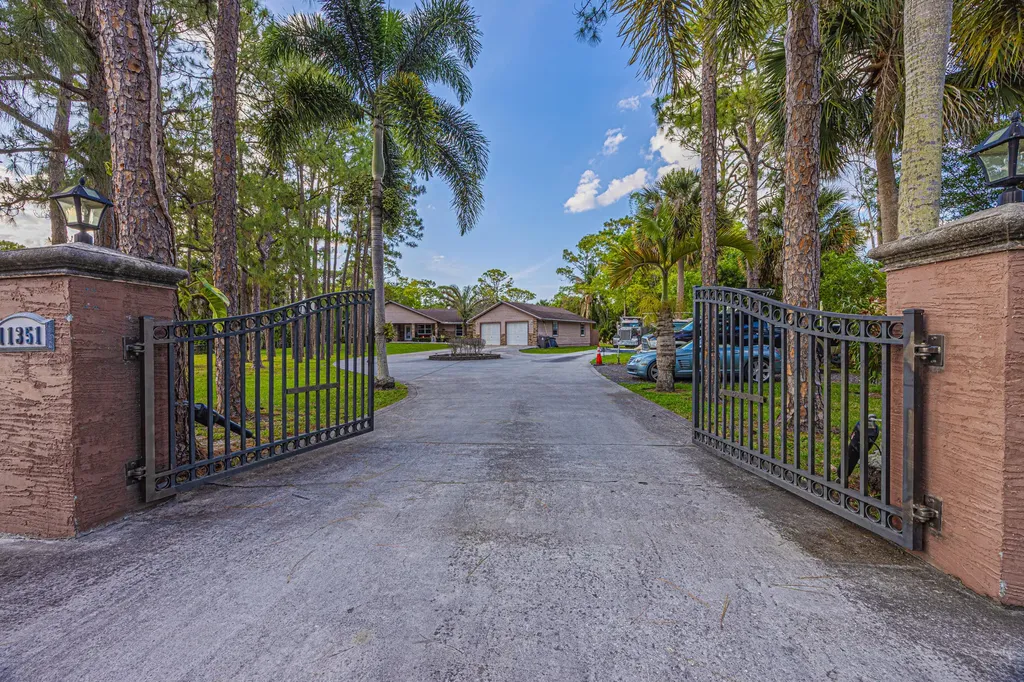 11351 Mellow Court Royal Palm Beach FL 33411
