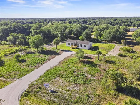 21712 NW 274th Street Okeechobee FL 34972