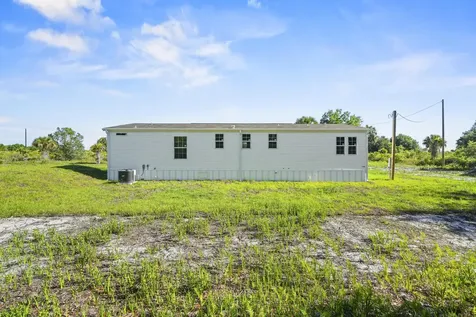 21712 NW 274th Street Okeechobee FL 34972