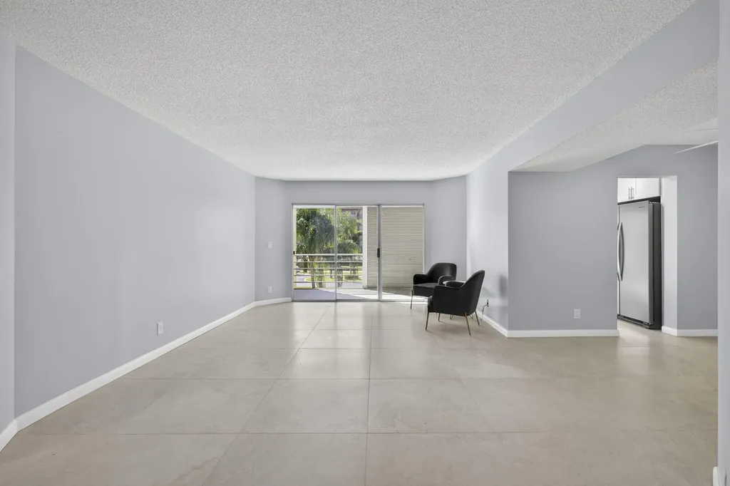 3590 Via Poinciana Lake Worth FL 33467