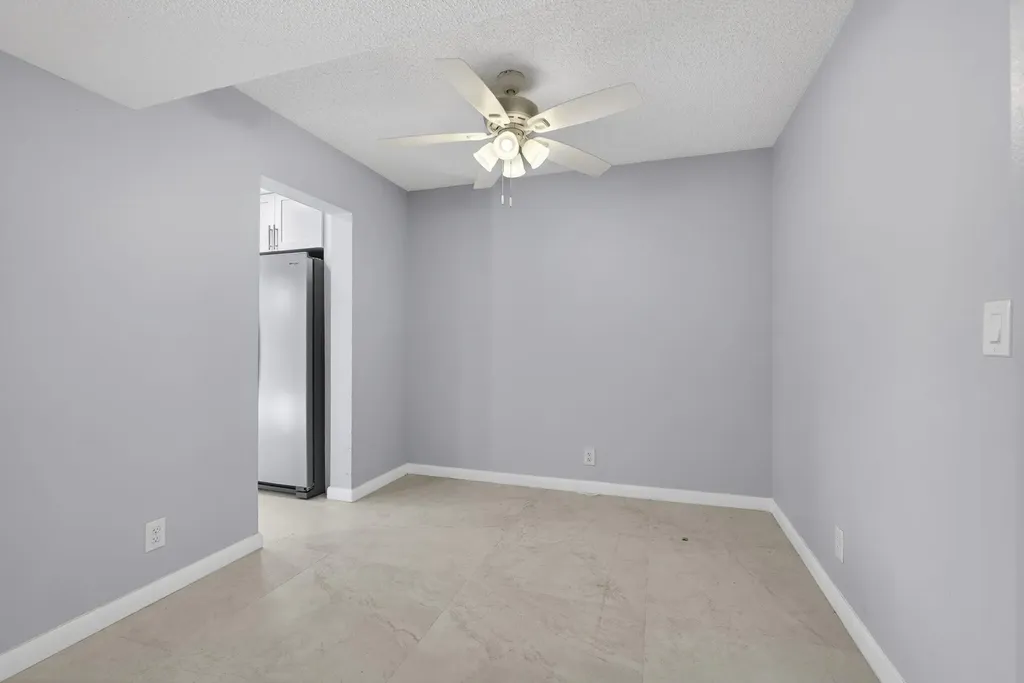 3590 Via Poinciana Lake Worth FL 33467