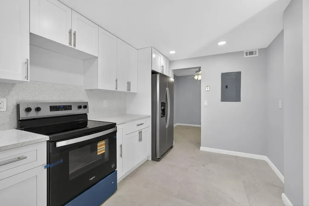 3590 Via Poinciana Lake Worth FL 33467