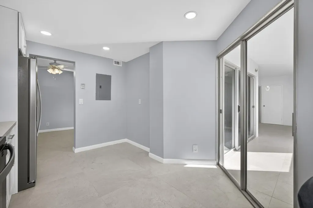 3590 Via Poinciana Lake Worth FL 33467