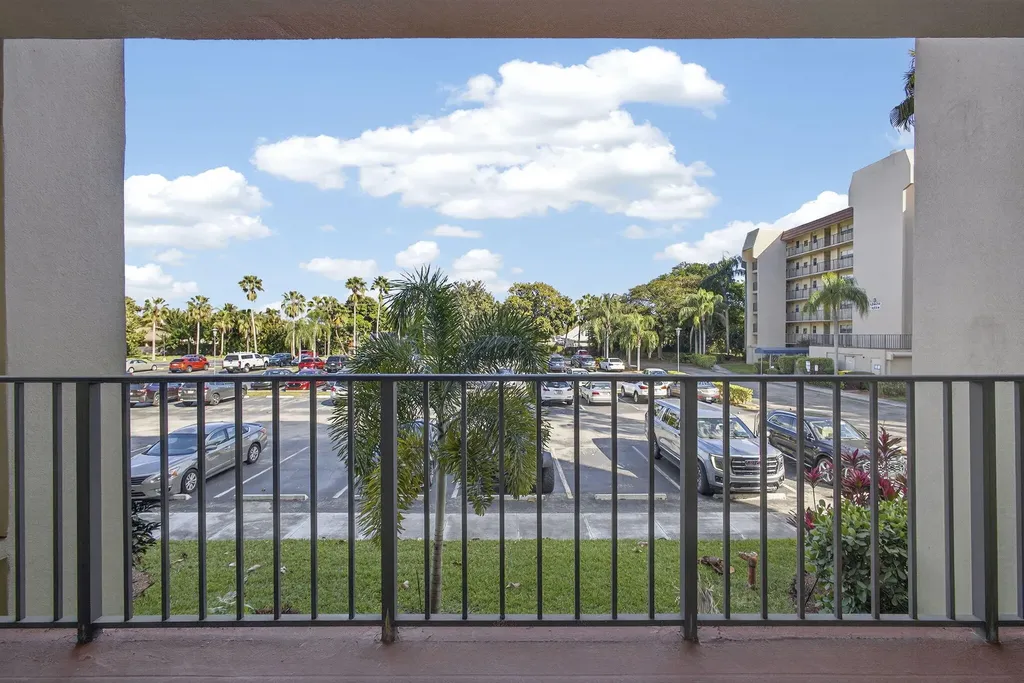 3590 Via Poinciana Lake Worth FL 33467