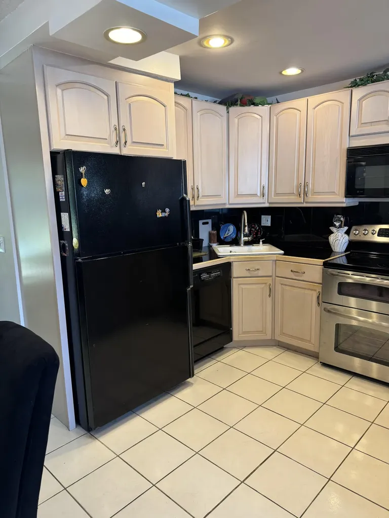647 Snug Harbor Drive Boynton Beach FL 33435