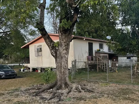 1624 NW Avenue L Belle Glade FL 33430