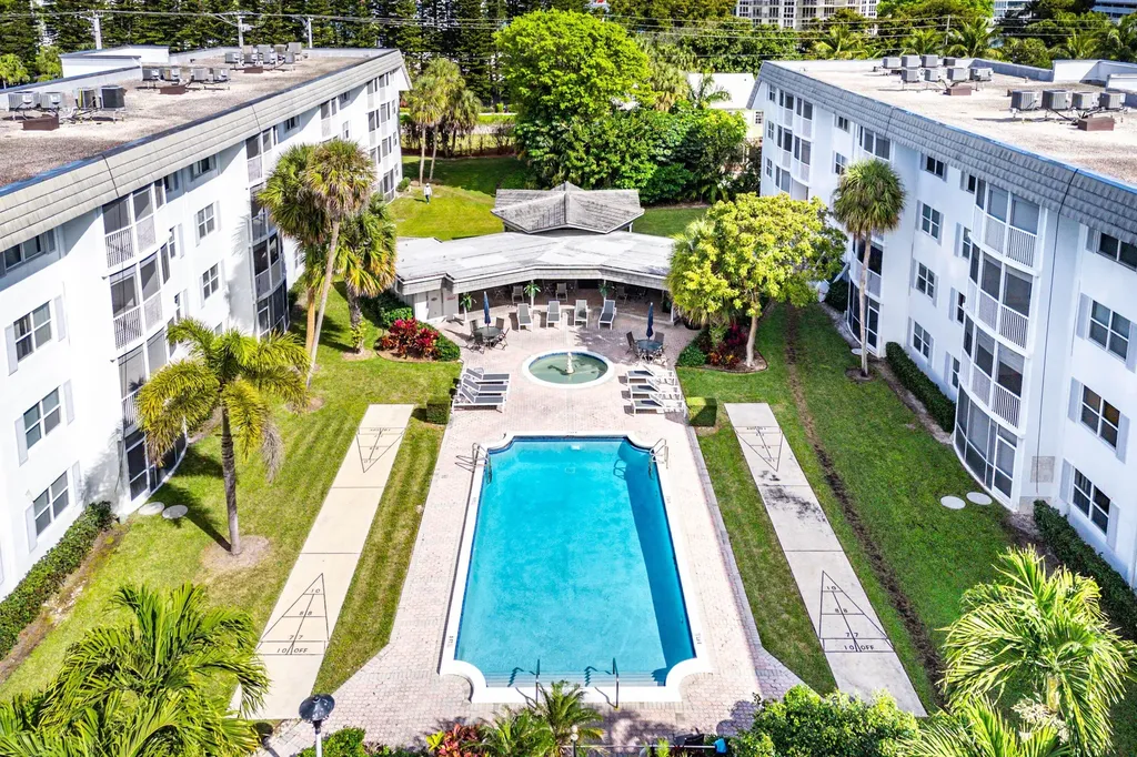 800 E Camino Real Boca Raton FL 33432