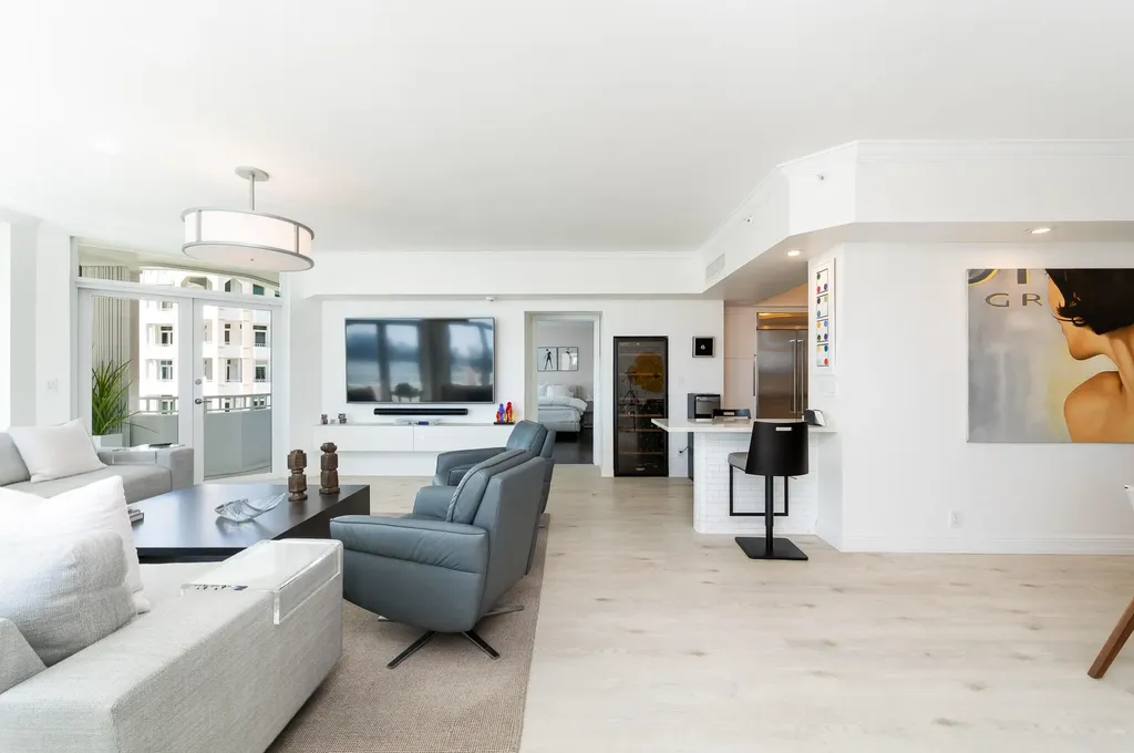 300 SE 5th Avenue Boca Raton FL 33432