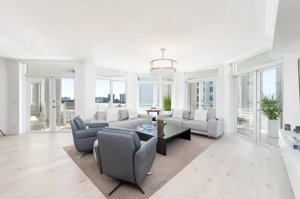 300 SE 5th Avenue Boca Raton FL 33432
