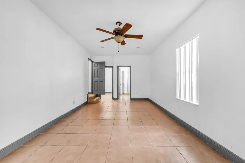 124 SW 10th Avenue Boynton Beach FL 33435
