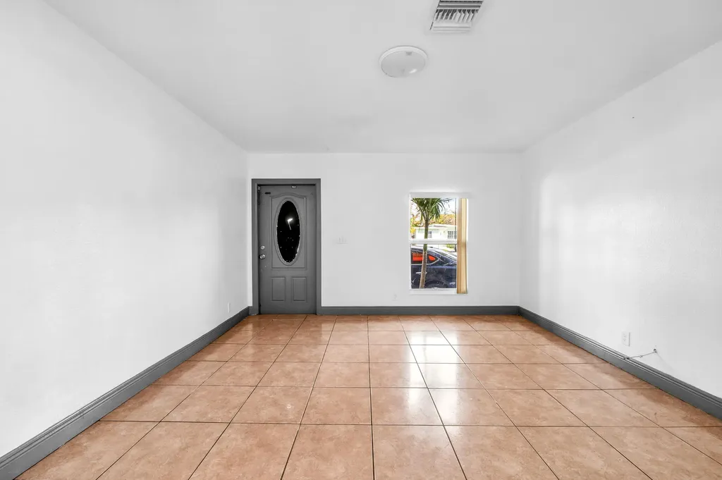 124 SW 10th Avenue Boynton Beach FL 33435