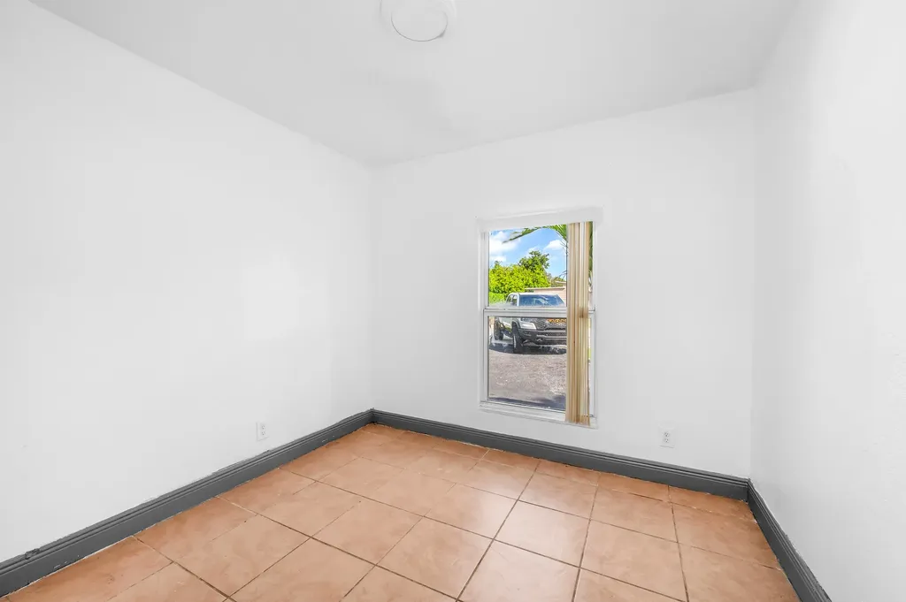 124 SW 10th Avenue Boynton Beach FL 33435