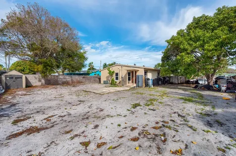 124 SW 10th Avenue Boynton Beach FL 33435