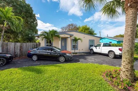 124 SW 10th Avenue Boynton Beach FL 33435