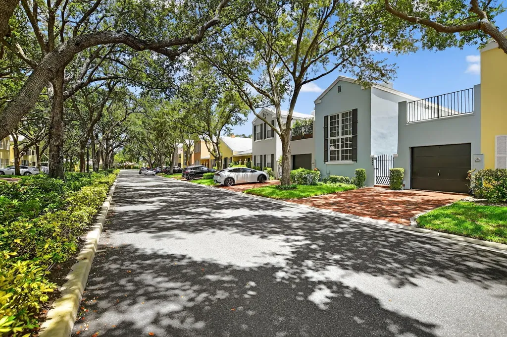 5902 Catesby Street Boca Raton FL 33433