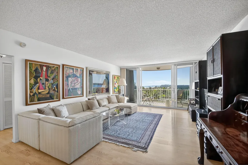 2295 S Ocean Boulevard Palm Beach FL 33480