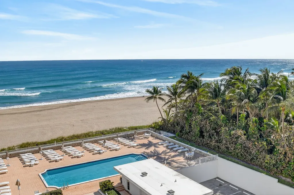 2295 S Ocean Boulevard Palm Beach FL 33480