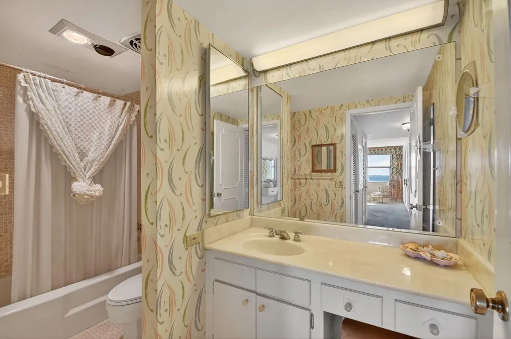2295 S Ocean Boulevard Palm Beach FL 33480