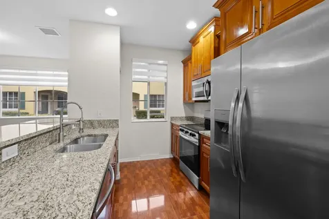 6052 SW 19th Street North Lauderdale FL 33068