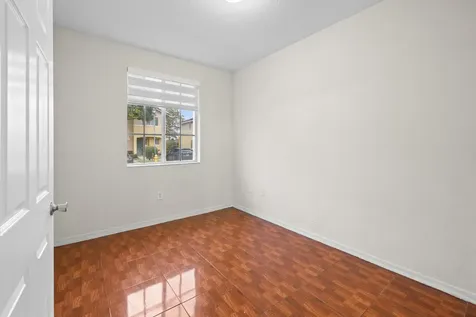6052 SW 19th Street North Lauderdale FL 33068