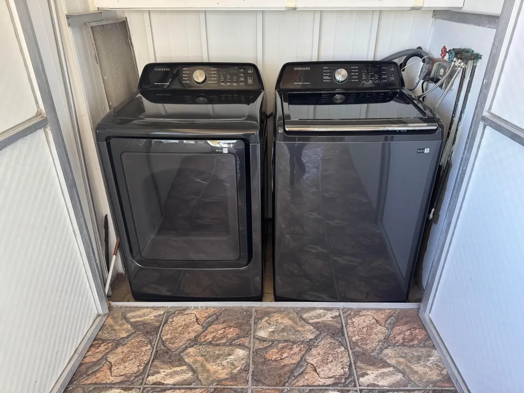 669 Monaco N Delray Beach FL 33446