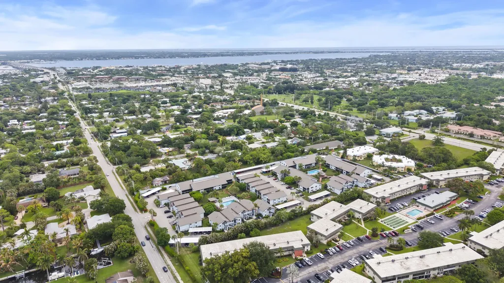 1811 SW Palm City Road Stuart FL 34994