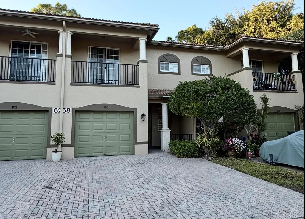6268 S Military Trail Lake Worth FL 33463