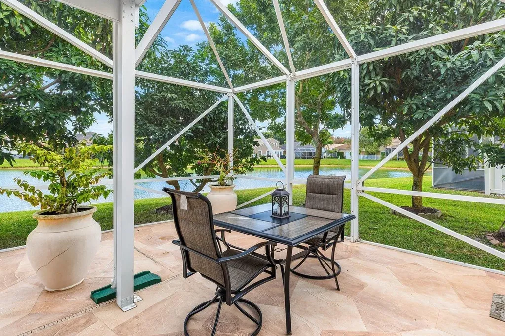 21196 Via Ventura Boca Raton FL 33433