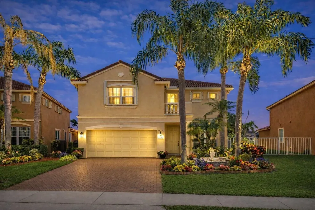 21196 Via Ventura Boca Raton FL 33433