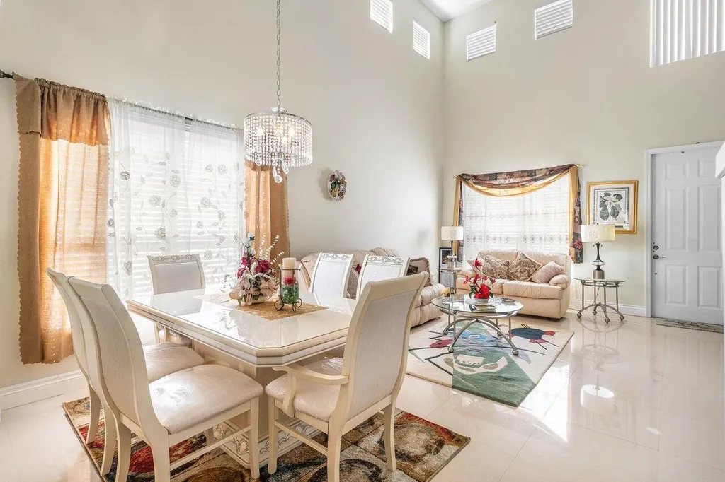 21196 Via Ventura Boca Raton FL 33433