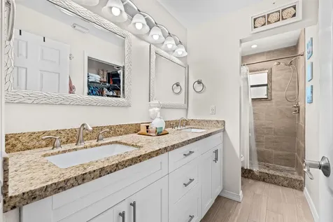 40 Seminole Court E Royal Palm Beach FL 33411