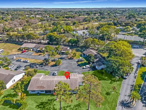 40 Seminole Court E Royal Palm Beach FL 33411