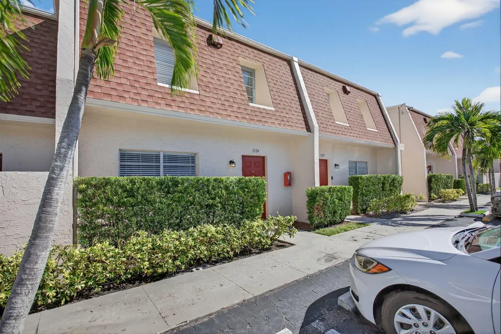 3324 Quail Close Pompano Beach FL 33064