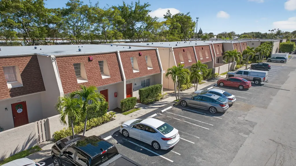3324 Quail Close Pompano Beach FL 33064